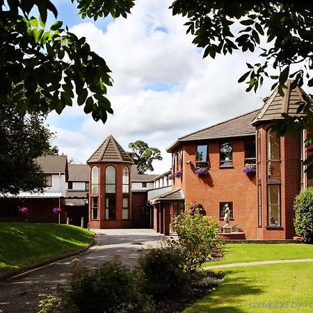 Beaufort Park Hotel 몰드 외부 사진