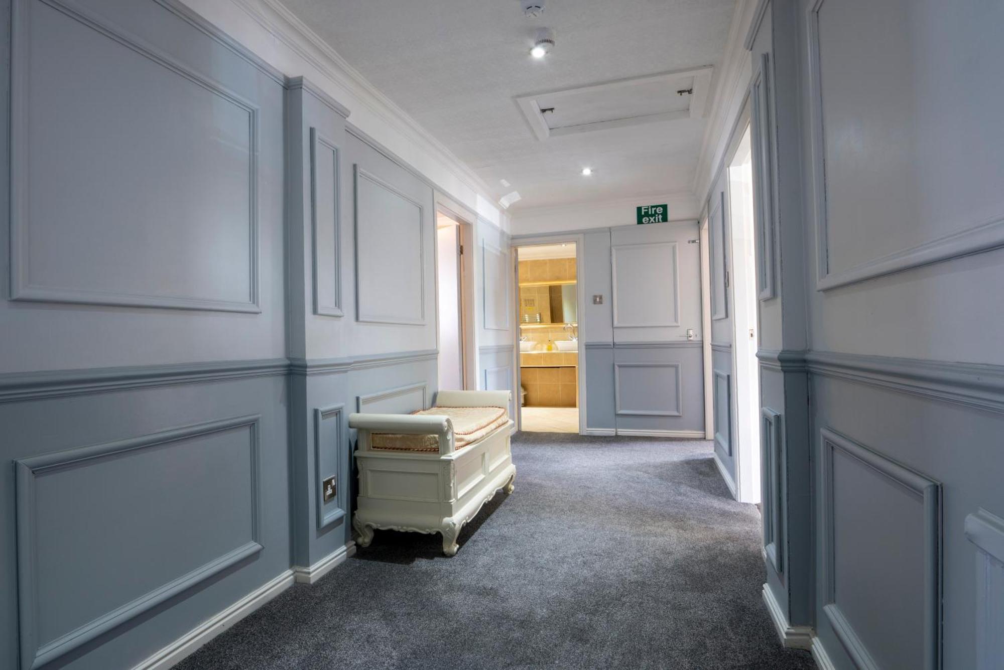 Beaufort Park Hotel 몰드 외부 사진