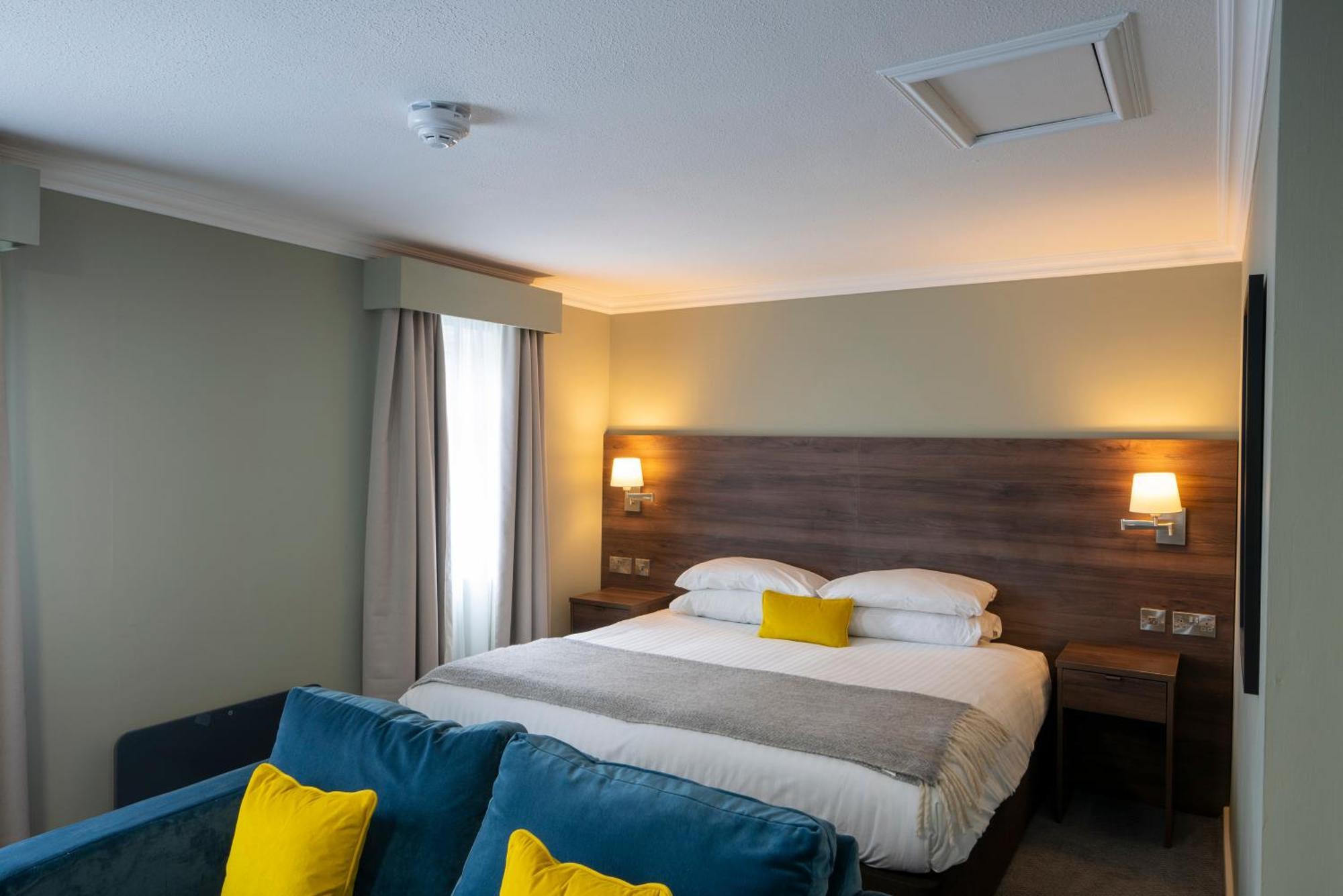 Beaufort Park Hotel 몰드 외부 사진