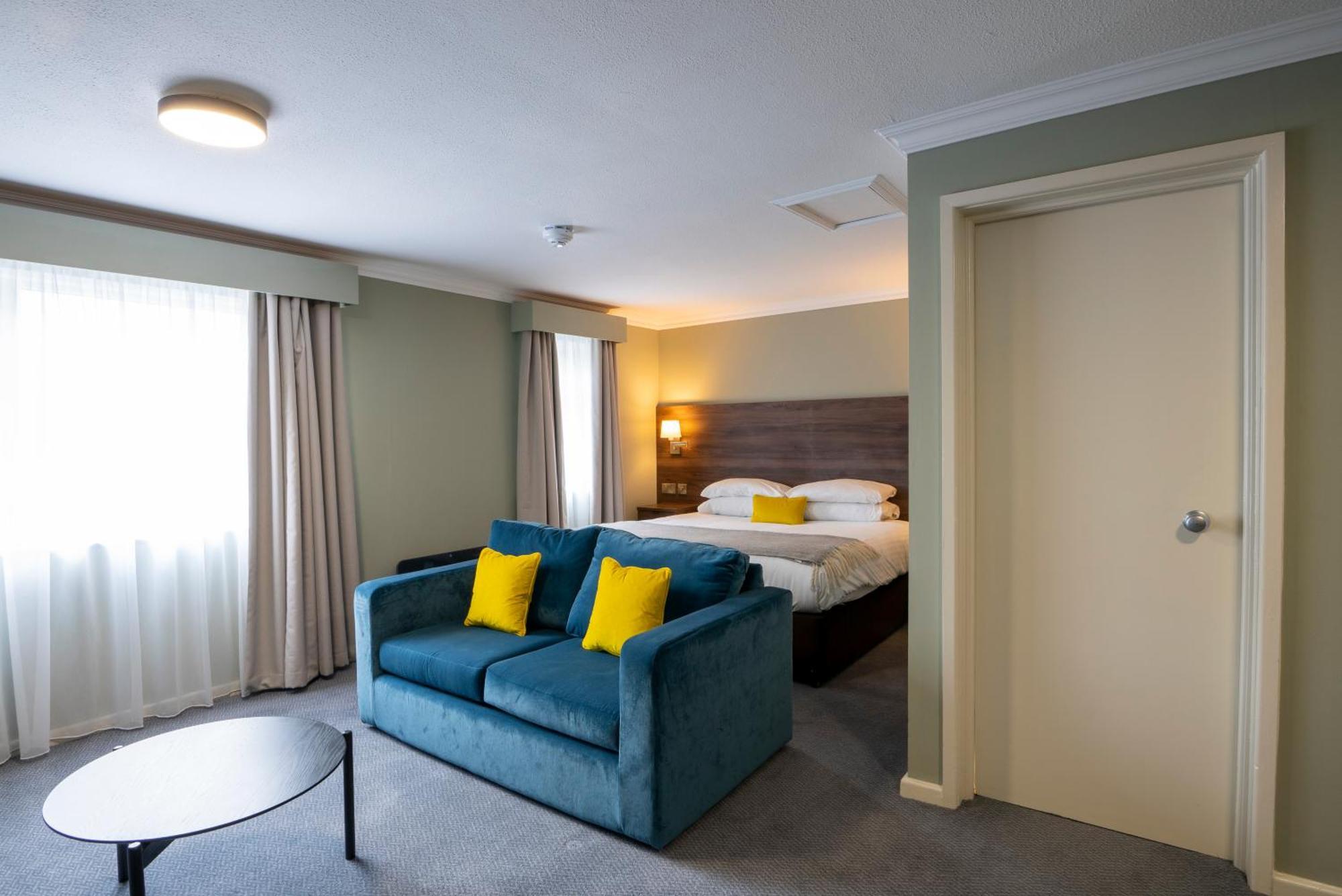Beaufort Park Hotel 몰드 외부 사진