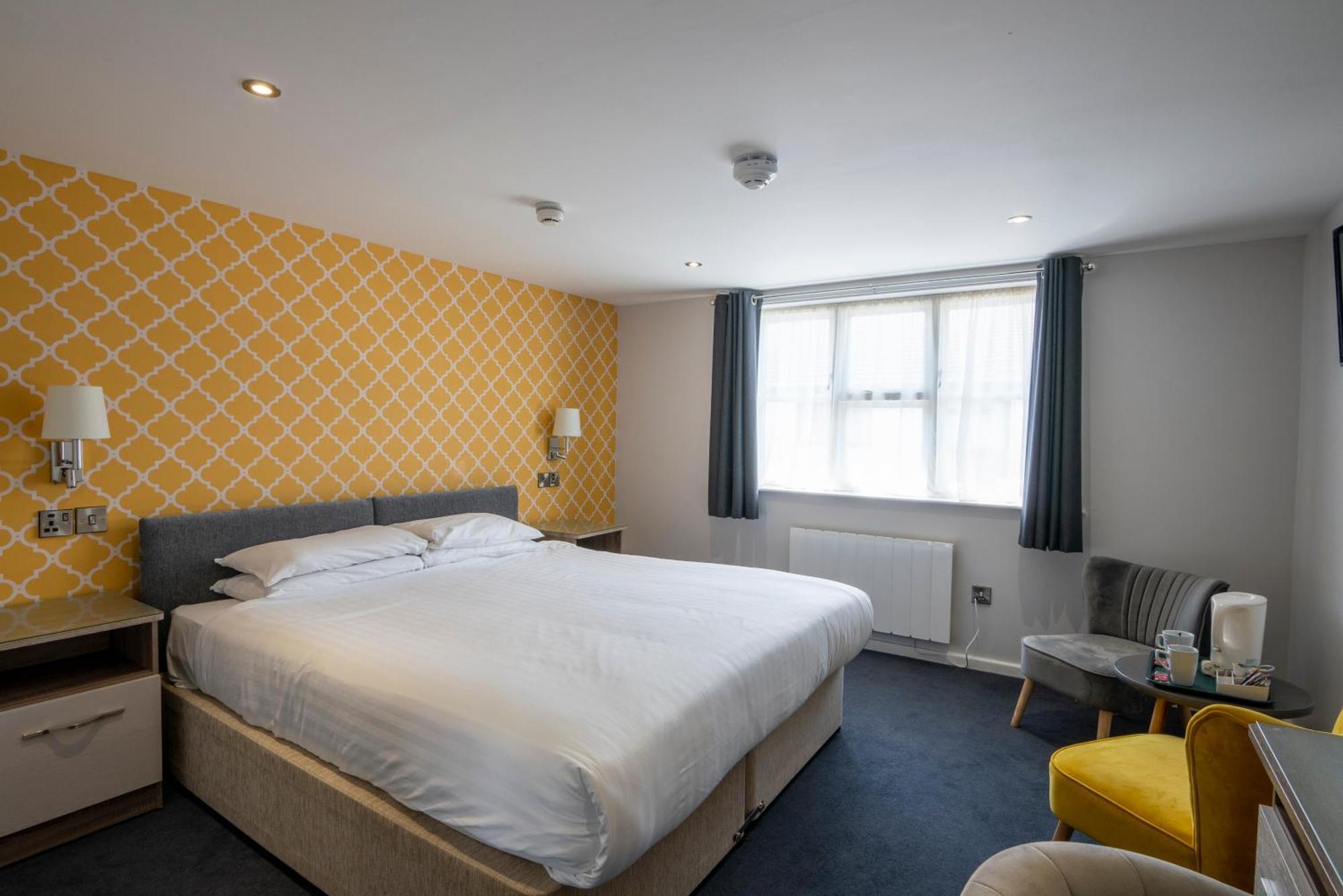 Beaufort Park Hotel 몰드 외부 사진