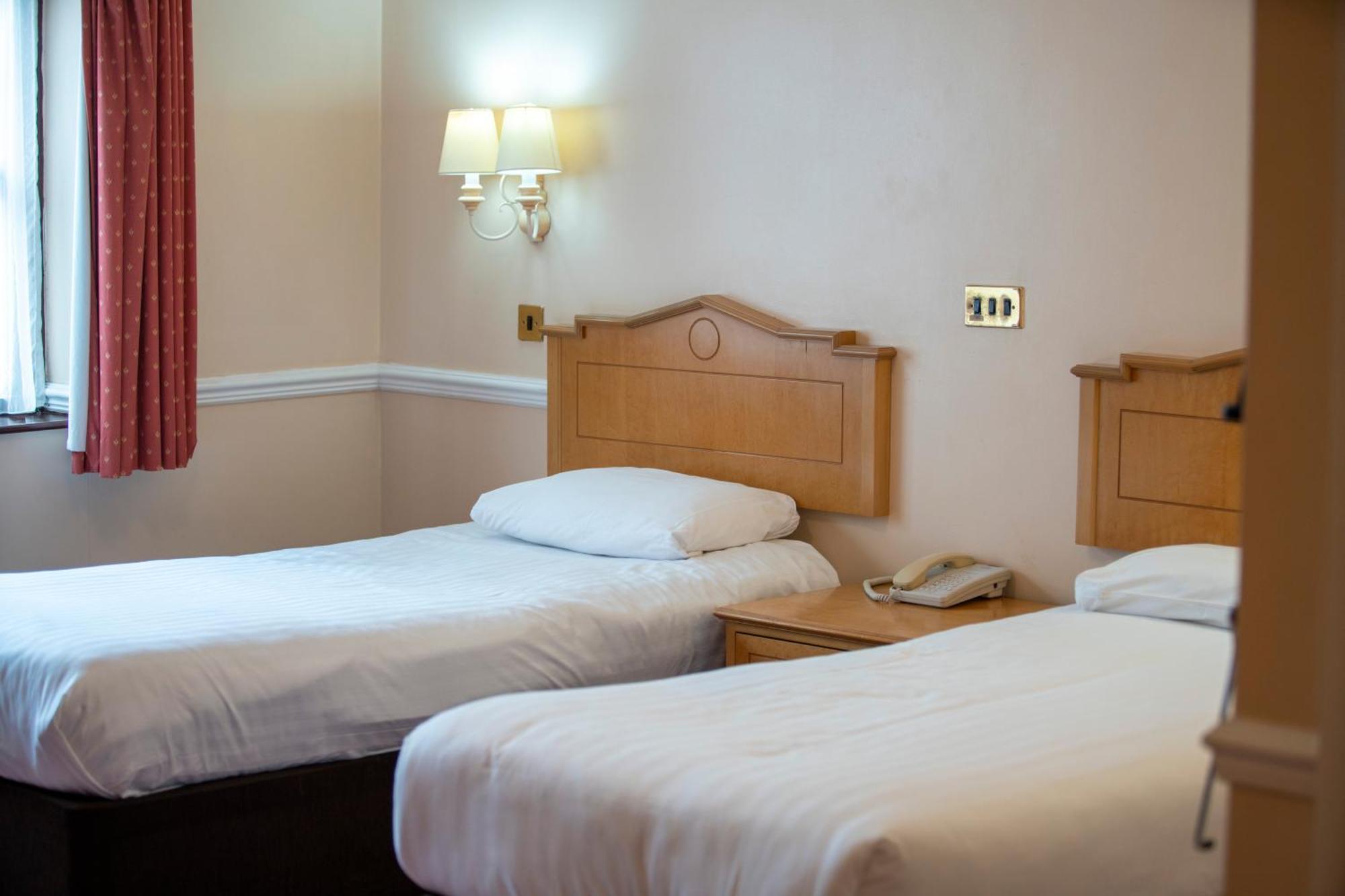Beaufort Park Hotel 몰드 외부 사진