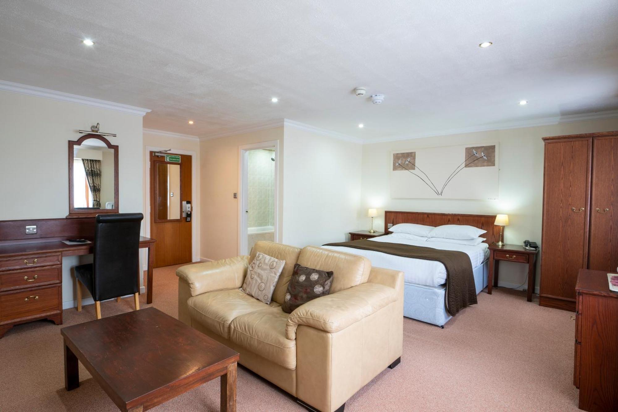 Beaufort Park Hotel 몰드 외부 사진