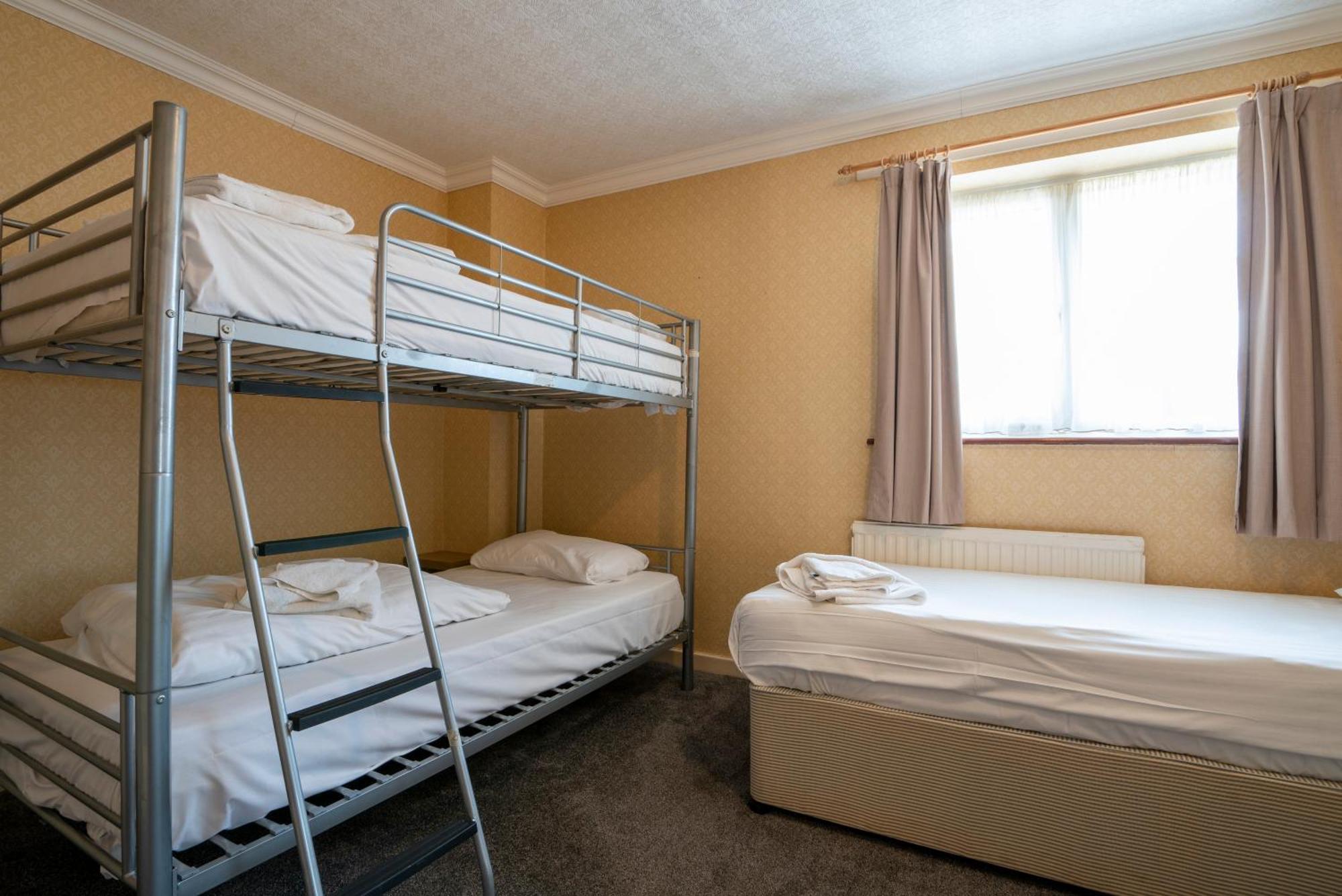 Beaufort Park Hotel 몰드 외부 사진