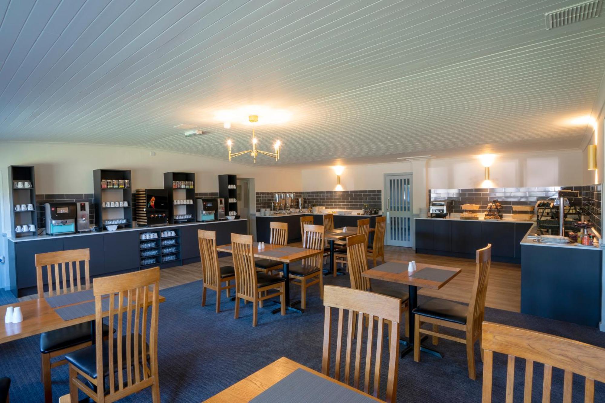 Beaufort Park Hotel 몰드 외부 사진