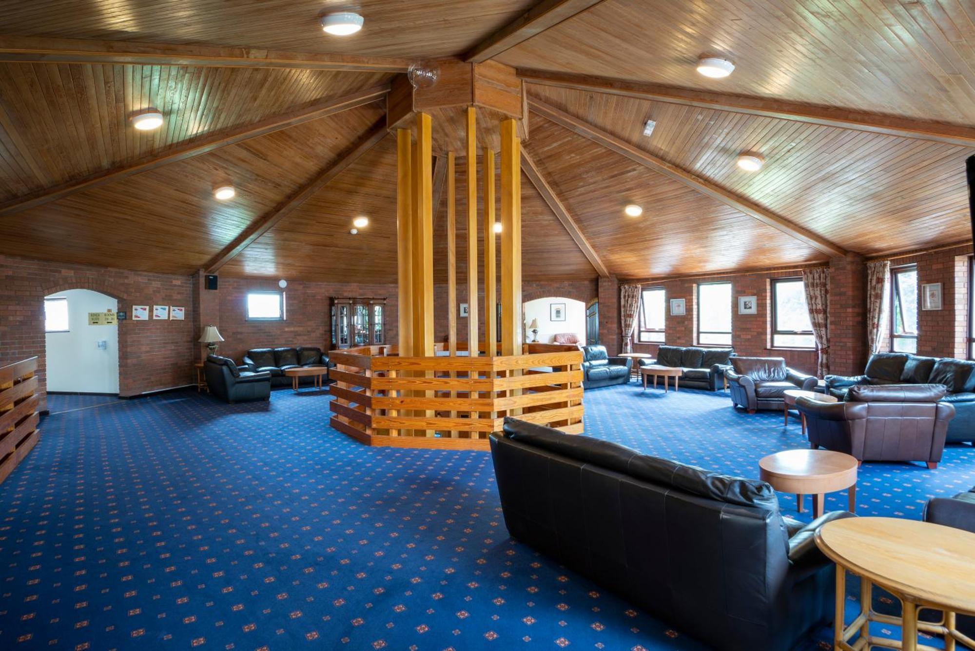 Beaufort Park Hotel 몰드 외부 사진