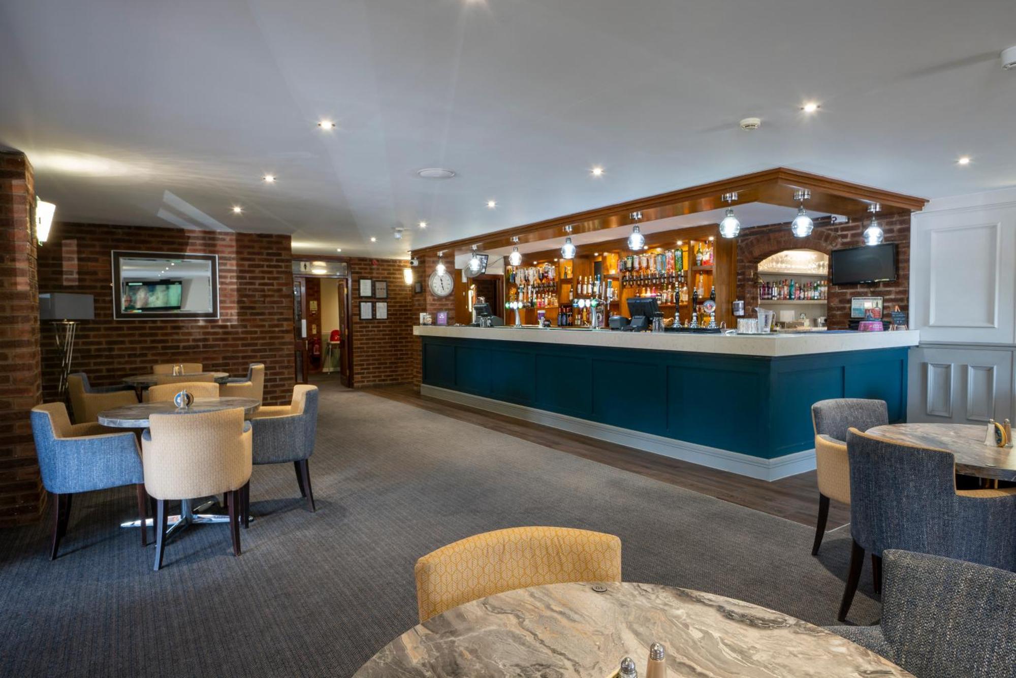 Beaufort Park Hotel 몰드 외부 사진