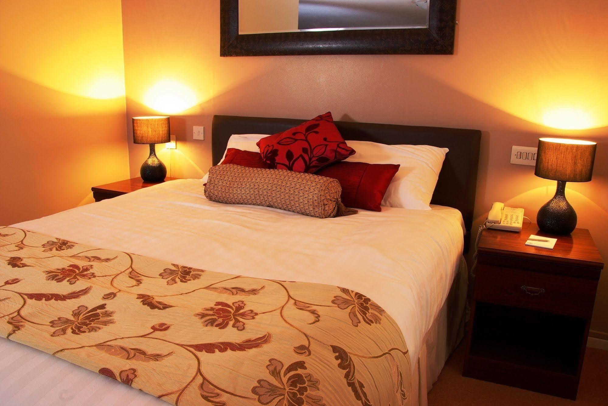 Beaufort Park Hotel 몰드 외부 사진