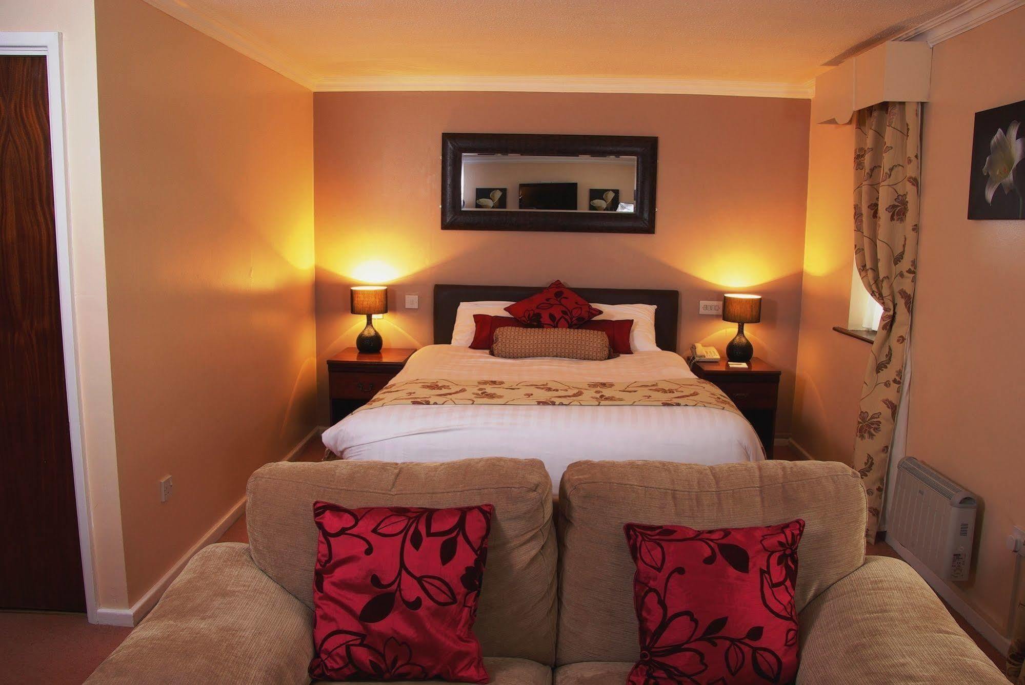 Beaufort Park Hotel 몰드 외부 사진