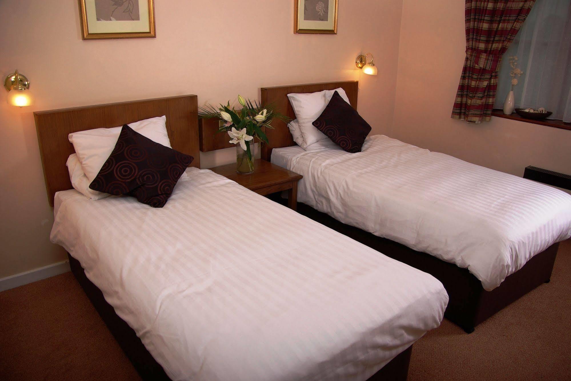 Beaufort Park Hotel 몰드 객실 사진