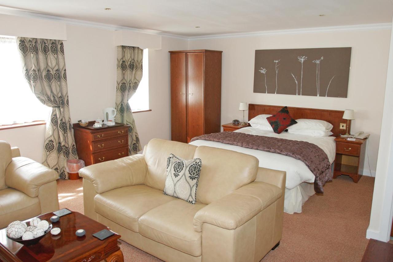 Beaufort Park Hotel 몰드 외부 사진